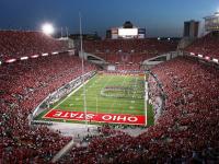 FB体育在线-霍勒迪展现巨星价值，公牛强势晋级独行侠