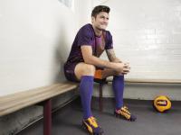 FB体育娱乐-洛城德比惊魂夜，湖人险胜快船，恩比德76分刷新纪录