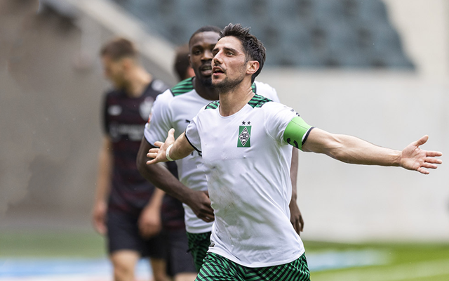 关于美因茨主教练调整战术，希望重振球队士气的信息