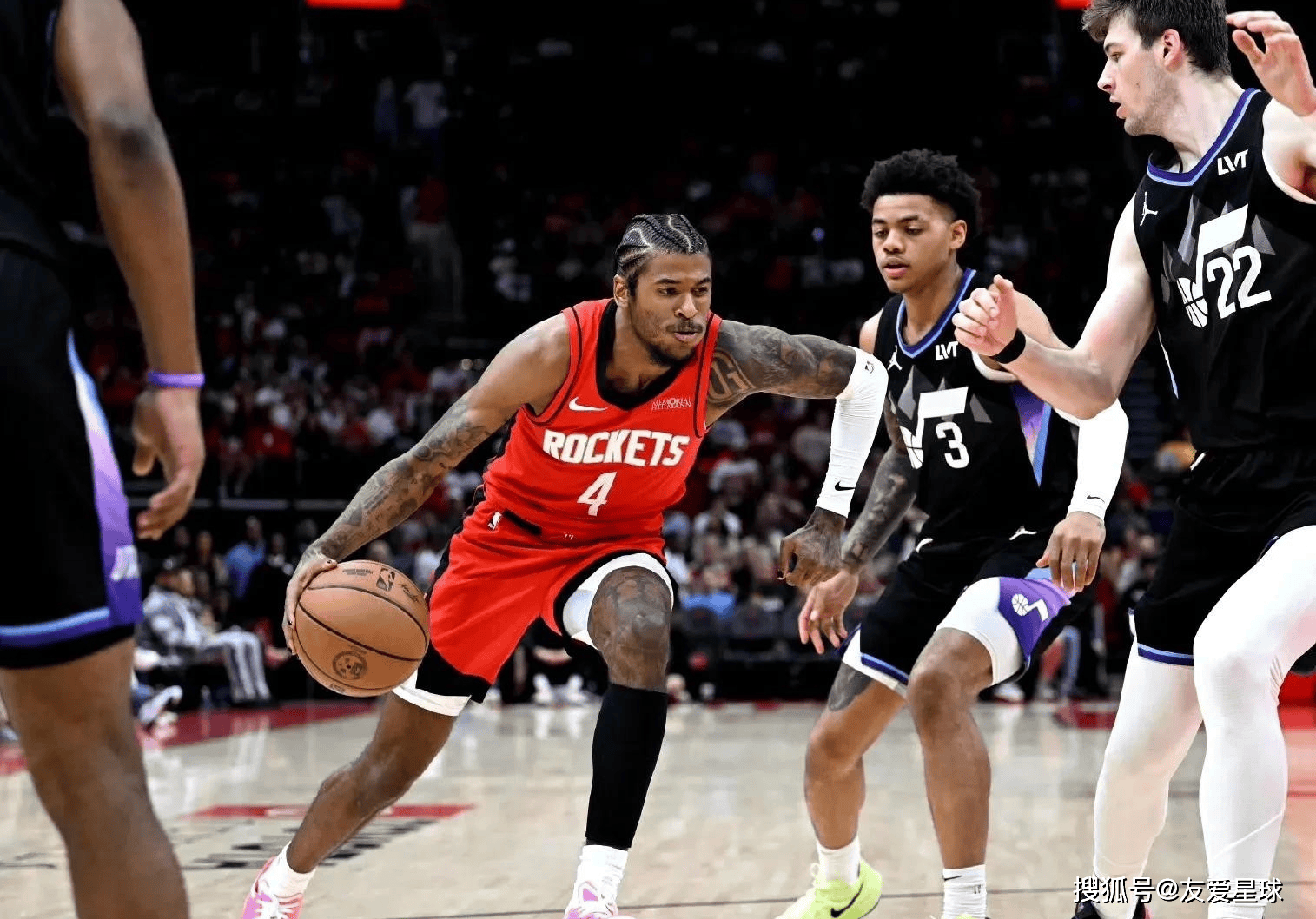 关于火箭全队发威，主场取胜表现出色团队凝聚力的信息