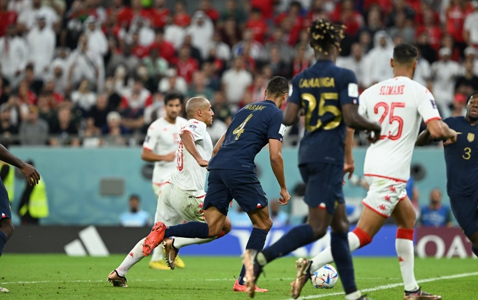 法国足球联赛赛况反复激烈,局势扑朔迷离 法国足球联赛赛况反复激烈,局势扑朔迷离