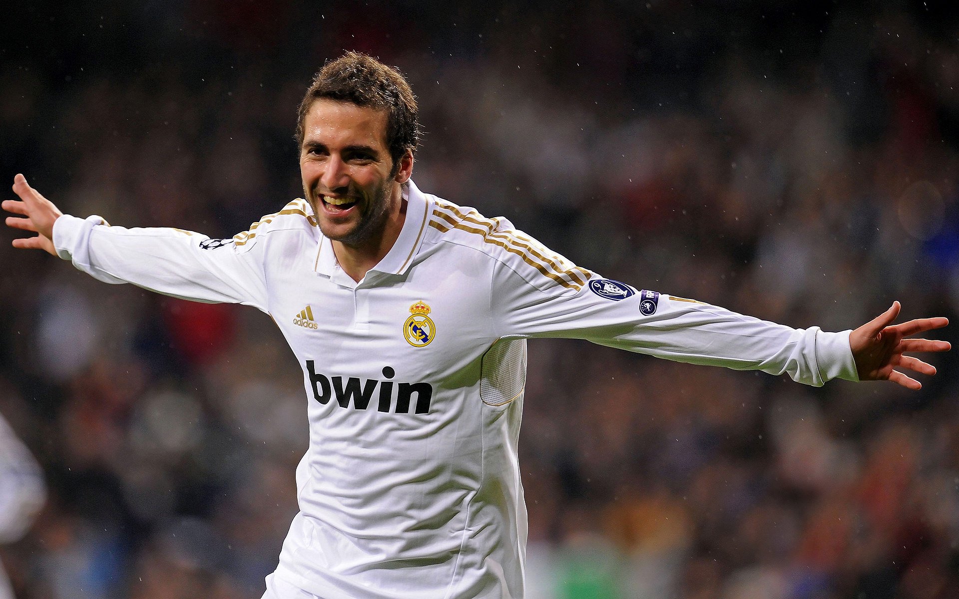 那不勒斯战术革新显神威，努涅斯关键一击锁定胜局