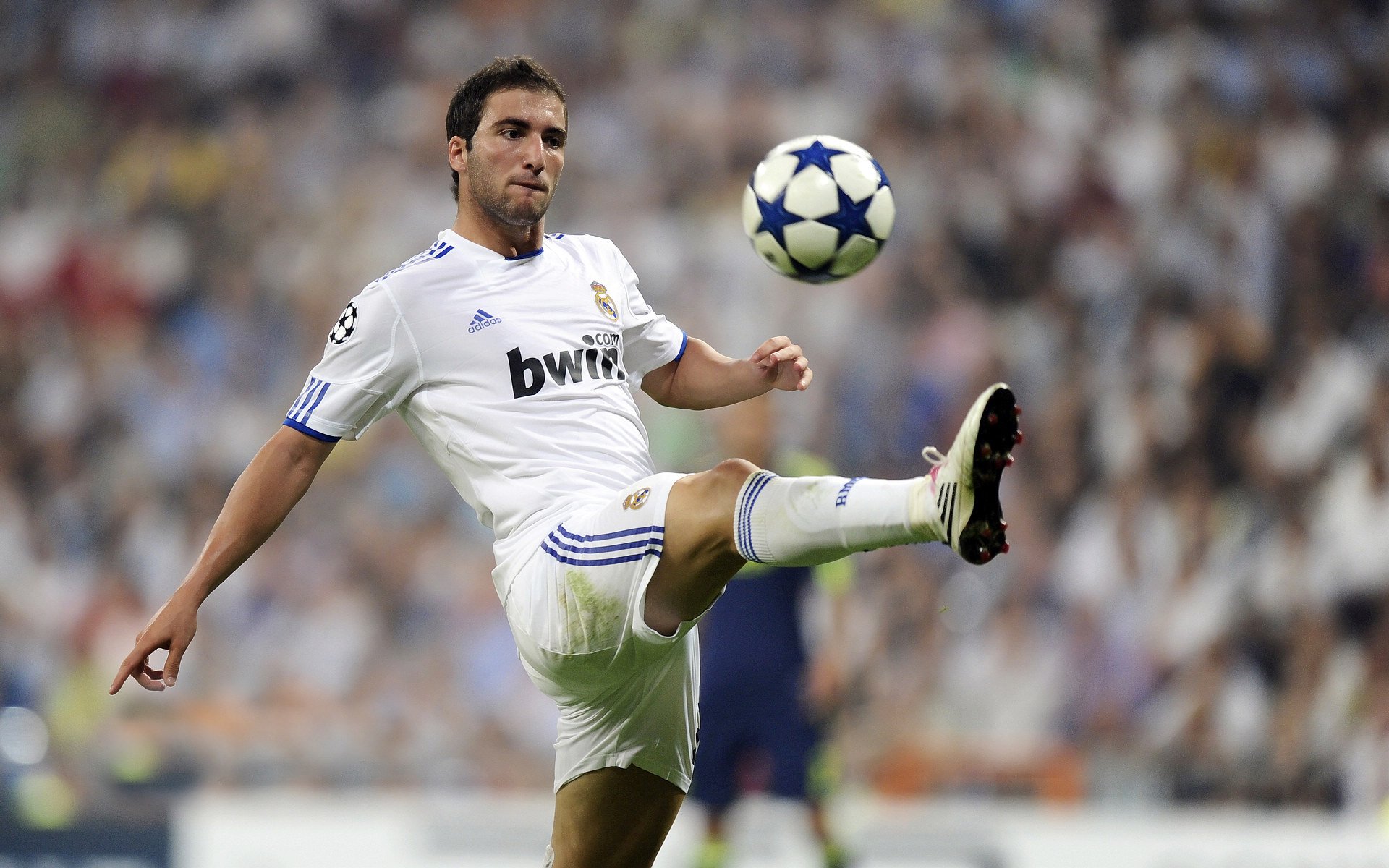 北非雄狮鏖战黄黑之墙,本泽马一剑点燃威斯特法伦